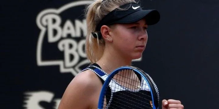 Арина Соболенко - Аманда Анисимова