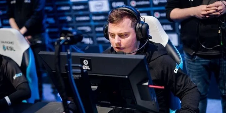 - HellRaisers - HellRaisers