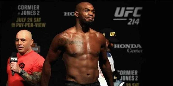 Джон Джонс - Тьяго Сантос