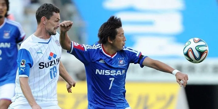 Йокогама Маринос - Урава