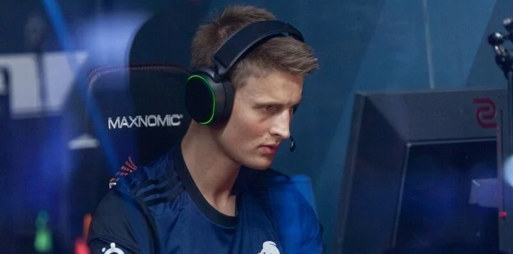 c0ntact - North c0ntact - North