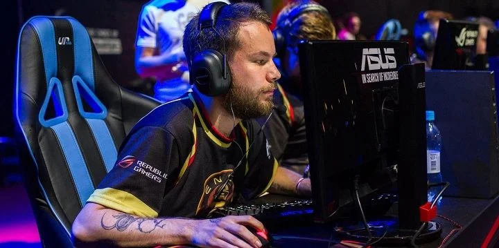 Heroic - ENCE eSports Heroic - ENCE eSports