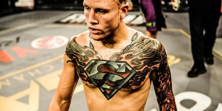 Алекс Касерес - Стивен Петерсон