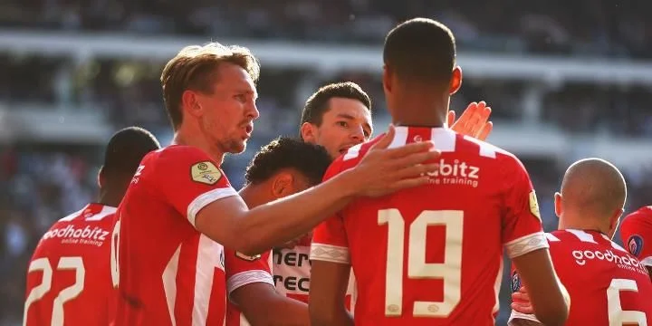 ПСВ - Базель