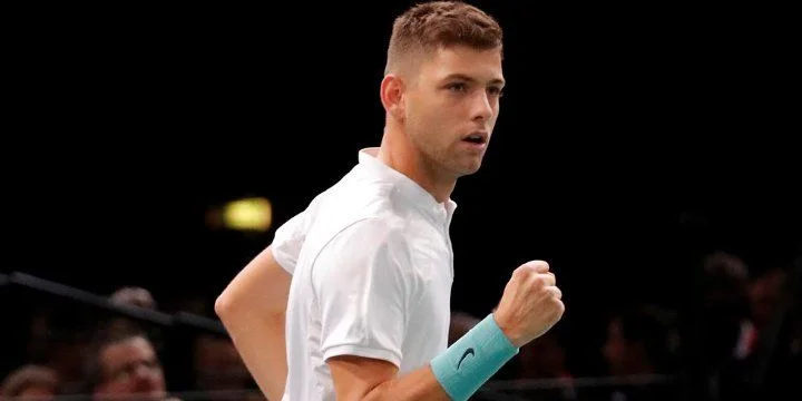 Ласло Дьере - Филип Крайинович Ласло Дьере - Филип Крайинович