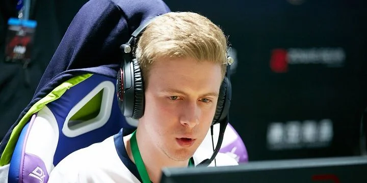 Team Spirit - DreamEaters