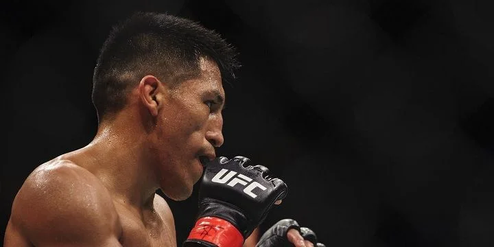 Энрике Барзола - Бобби Моффетт