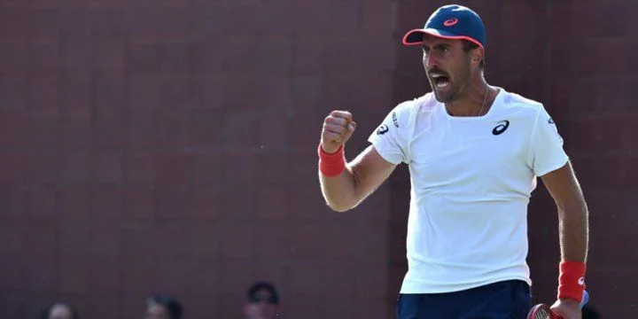 Доминик Кёпфер - Стив Джонсон