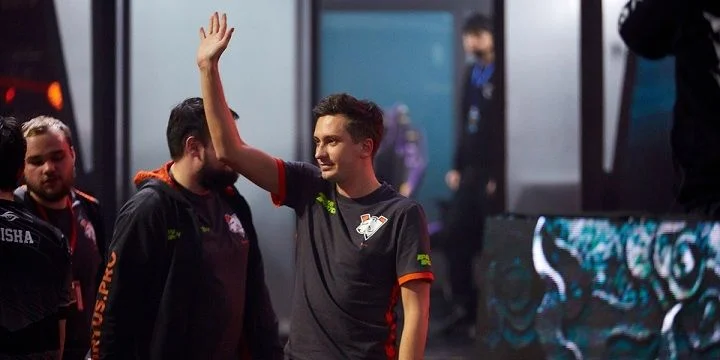 Virtus.Pro - Fnatic Virtus.Pro - Fnatic