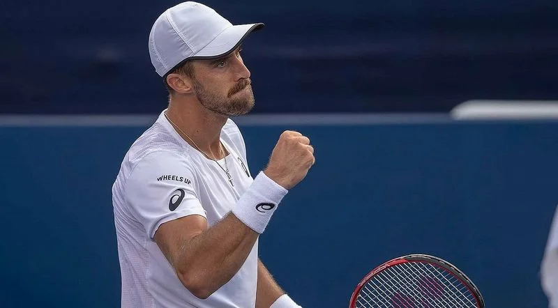 Каспер Рууд - Стив Джонсон