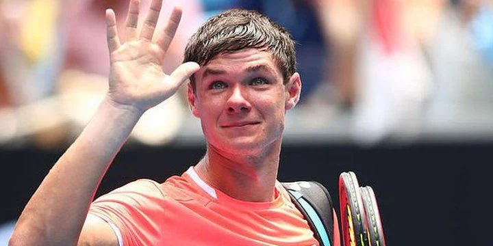 Камил Майхржак - Томми Робредо