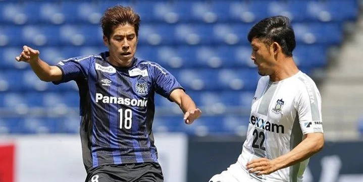 Йокогама Маринос - Гамба Осака