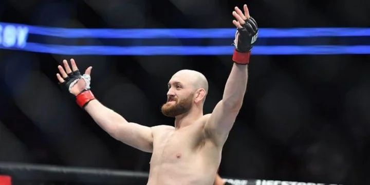 Зак Каммингс - Омари Ахмедов Зак Каммингс - Омари Ахмедов