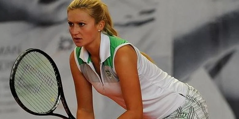 Далила Якупович - Сара Эррани