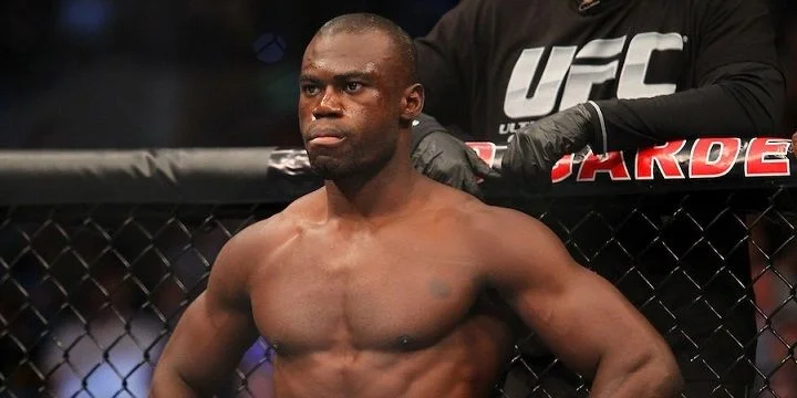 Юрайя Холл - Антонио Карлос Джуниор