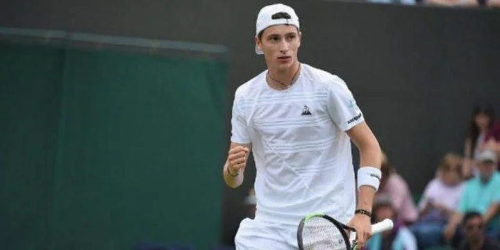 Уго Умбер - Денис Истомин