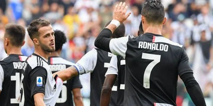 Ювентус - Байер Ювентус - Байер