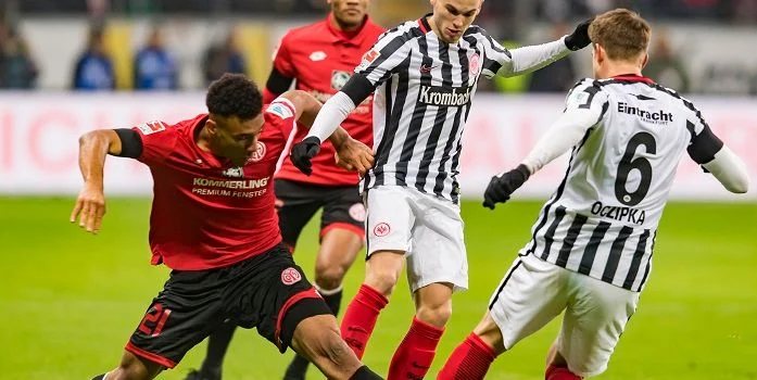 Витория Гимарайнш - Айнтрахт Фр