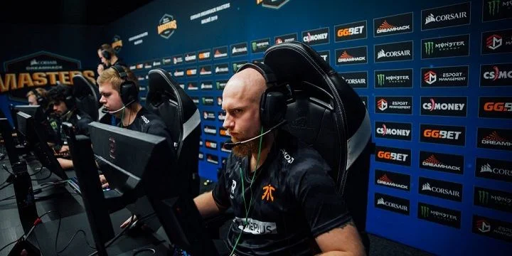 Ninjas in Pyjamas - Fnatic Ninjas in Pyjamas - Fnatic