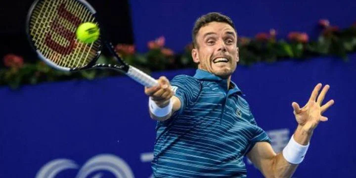 Мариуш Копил - Роберто Баутиста