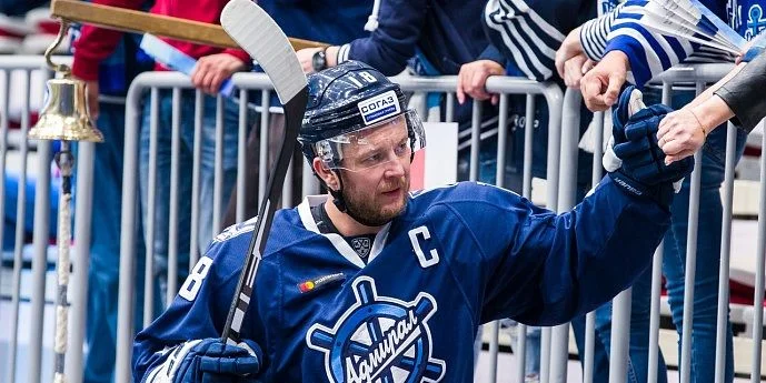 Адмирал - Динамо М