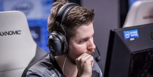 Movistar Riders - GamerLegion Movistar Riders - GamerLegion