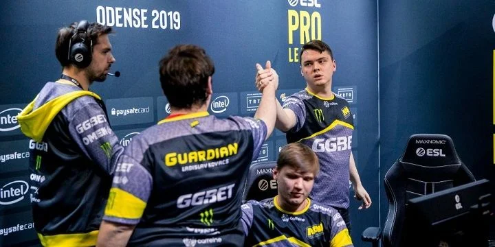 NaVi - Fnatic NaVi - Fnatic