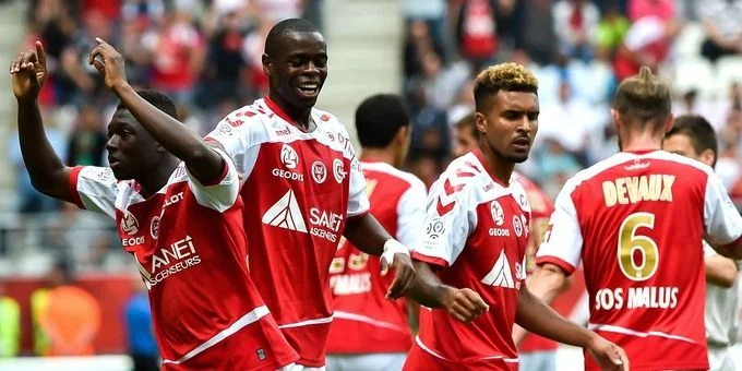 Ним - Сент-Этьен Ним - Сент-Этьен