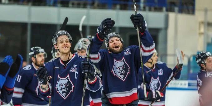 Нефтехимик - Авангард