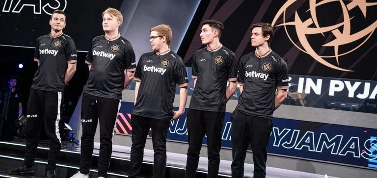 Ninjas in Pyjamas - MIBR