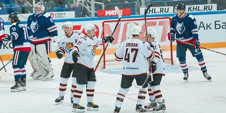 Амур - Нефтехимик