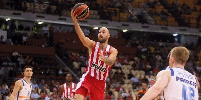 Анадолу Эфес - Олимпиакос