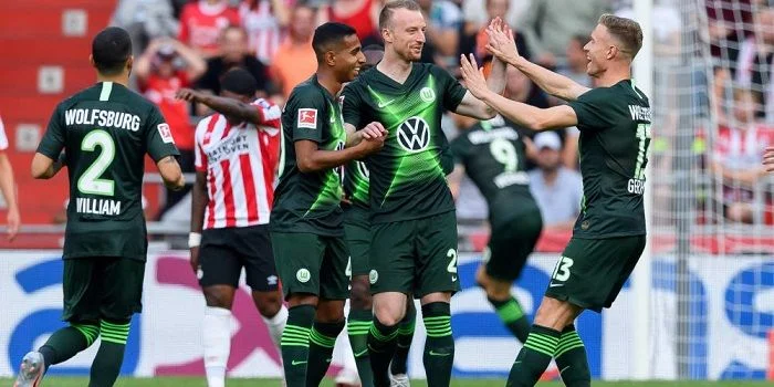 Вольфсбург - Шахтер Донецк