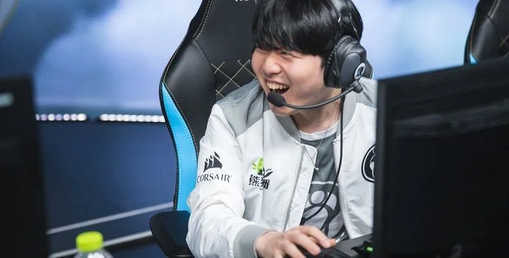 OMG - Invictus Gaming OMG - Invictus Gaming