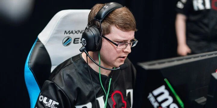 Chaos Esports Club - FunPlus Phoenix Chaos Esports Club - FunPlus Phoenix