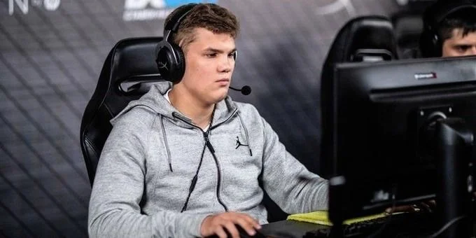 Gambit Esports - Cyber Legacy Gambit Esports - Cyber Legacy