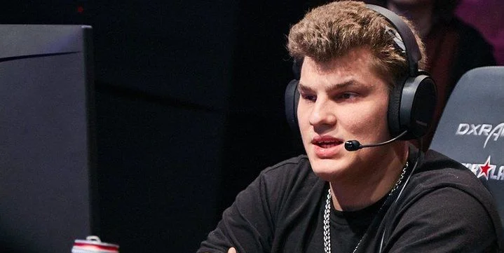 Team Unique - Cyber Legacy Team Unique - Cyber Legacy