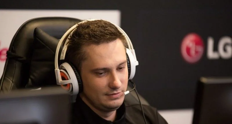 Virtus.Pro - FlyToMoon Virtus.Pro - FlyToMoon