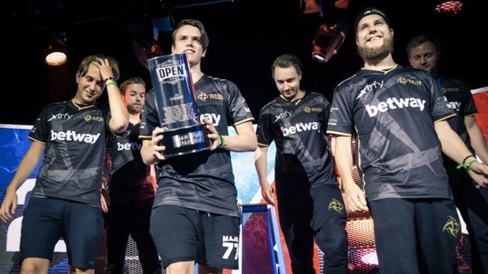 Ninjas in Pyjamas - ENCE eSports Ninjas in Pyjamas - ENCE eSports