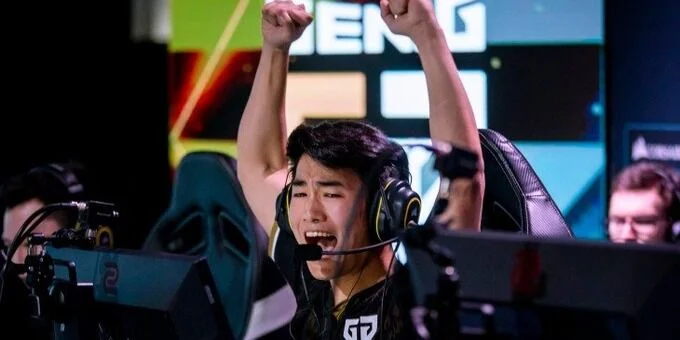 Triumph - Evil Geniuses Triumph - Evil Geniuses