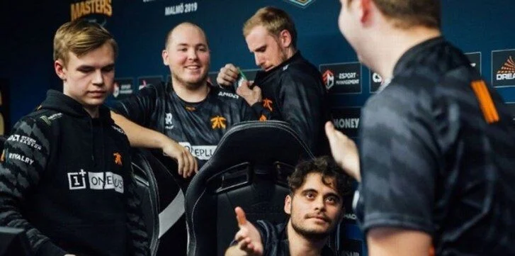 Fnatic - Ninjas in Pyjamas Fnatic - Ninjas in Pyjamas