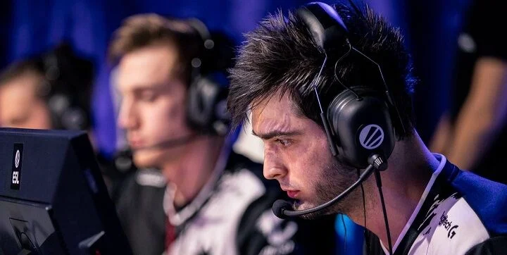 Team Vitality - Team Heretics