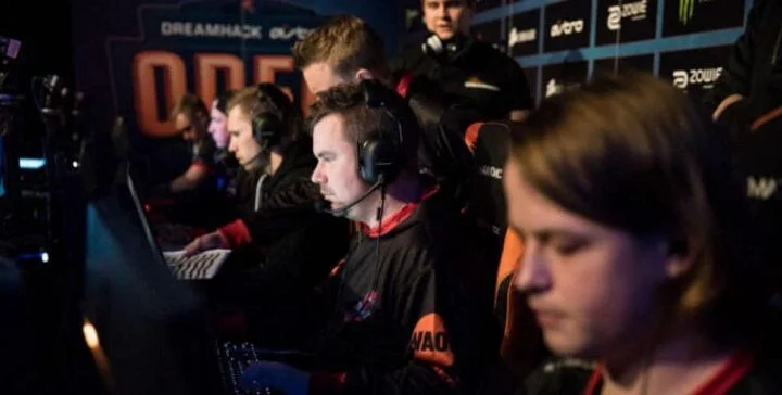 - Alternate aTTaX - Alternate aTTaX