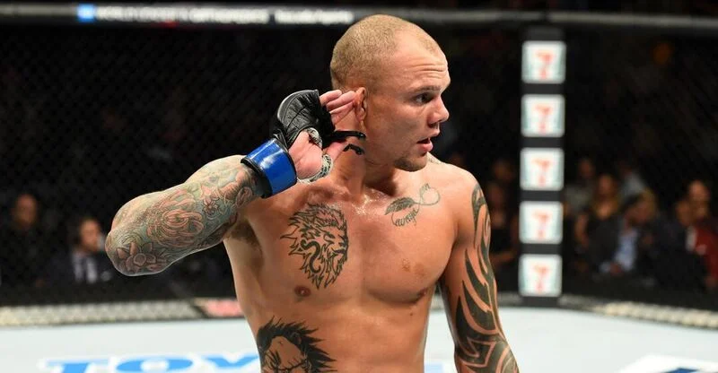 Энтони Смит - Гловер Тейшейра Энтони Смит - Гловер Тейшейра