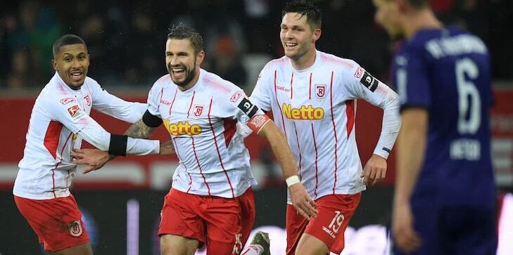 Регенсбург - Хольштайн Киль