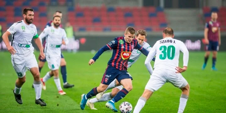 Пакш - МОЛ Фехервар