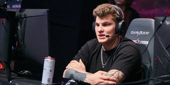 HellRaisers - FlyToMoon 2.0 HellRaisers - FlyToMoon 2.0