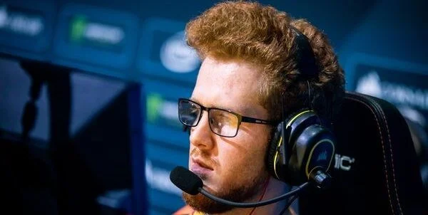 100 Thieves - Cloud 9 100 Thieves - Cloud 9