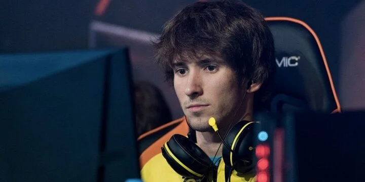 B8 - Team Unique B8 - Team Unique