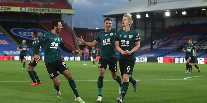 Бернли - Шеффилд Юн